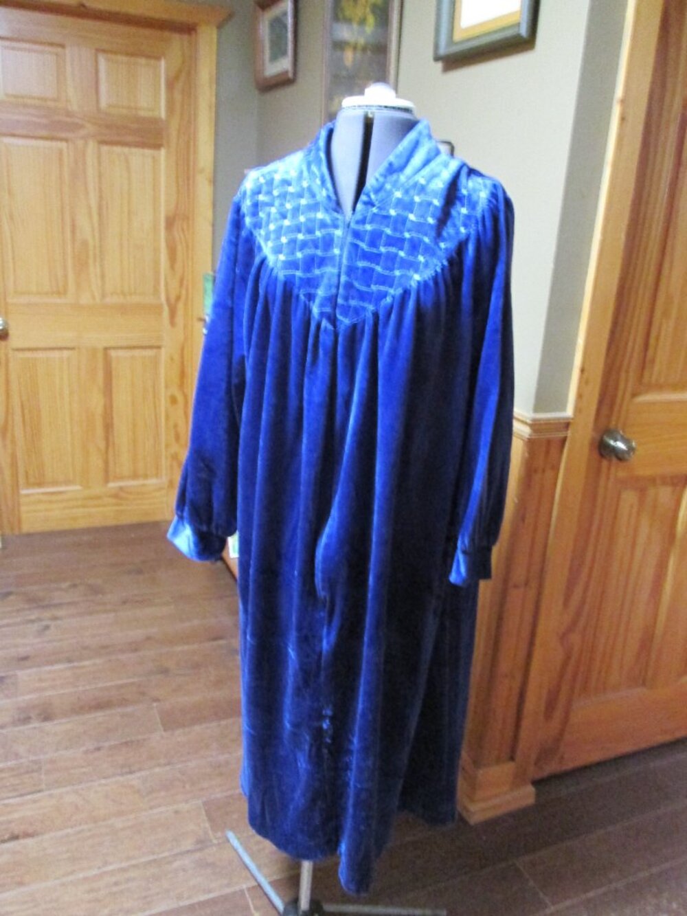 MODEST smocked top royal blue velour Kingley vtg robe M/L